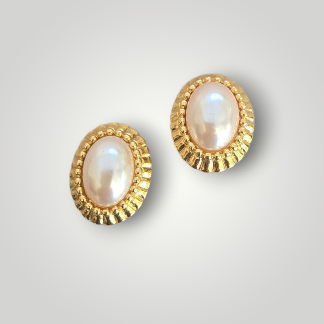 Vintage 1980s Pearl Clip-On Earrings