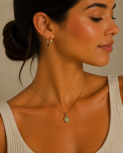 Oval Stone Pendant Necklace – Green & White