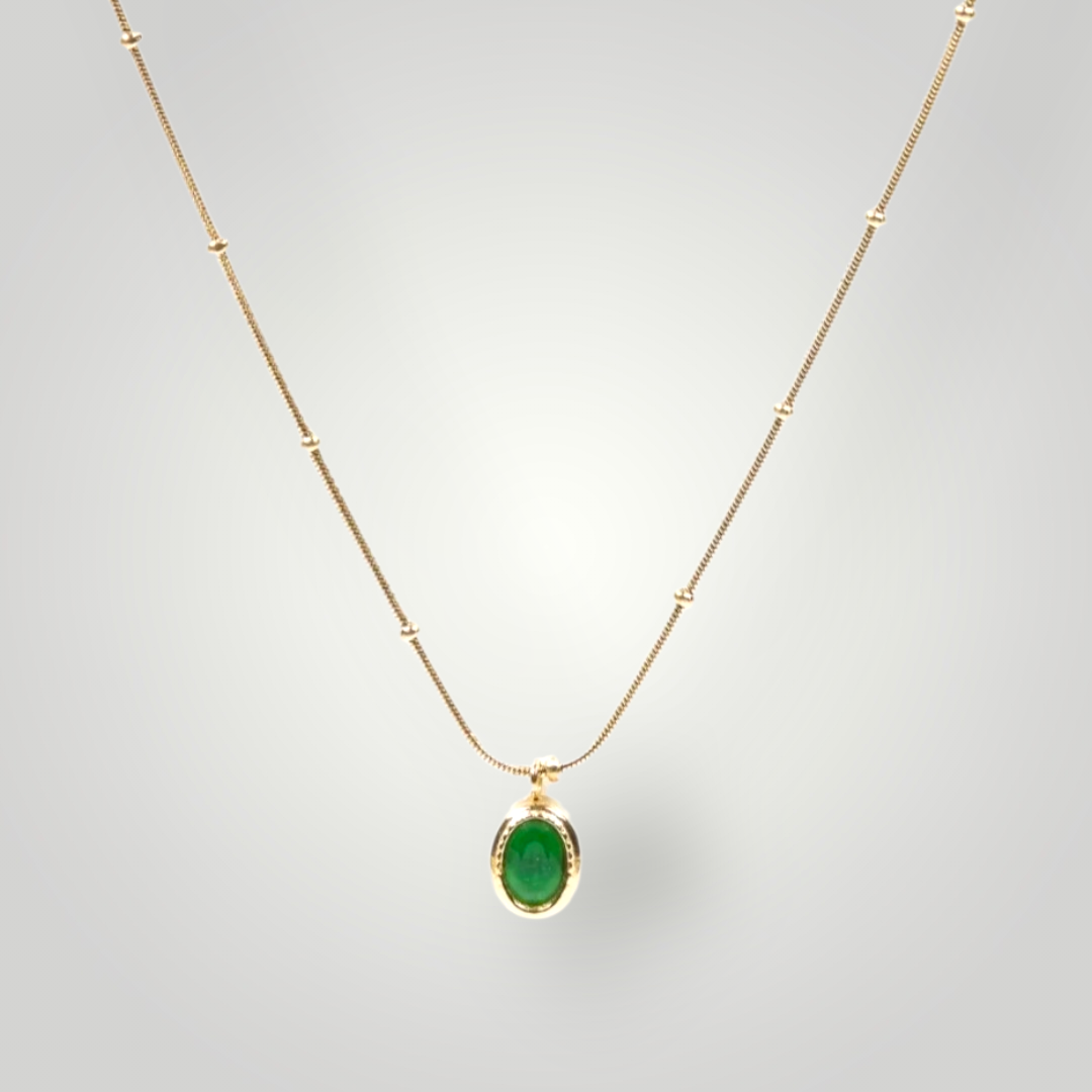 Oval Stone Pendant Necklace – Green & White