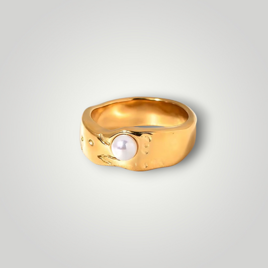 Pearl Orbit Ring – 18ct Gold Plated Stainless Steel