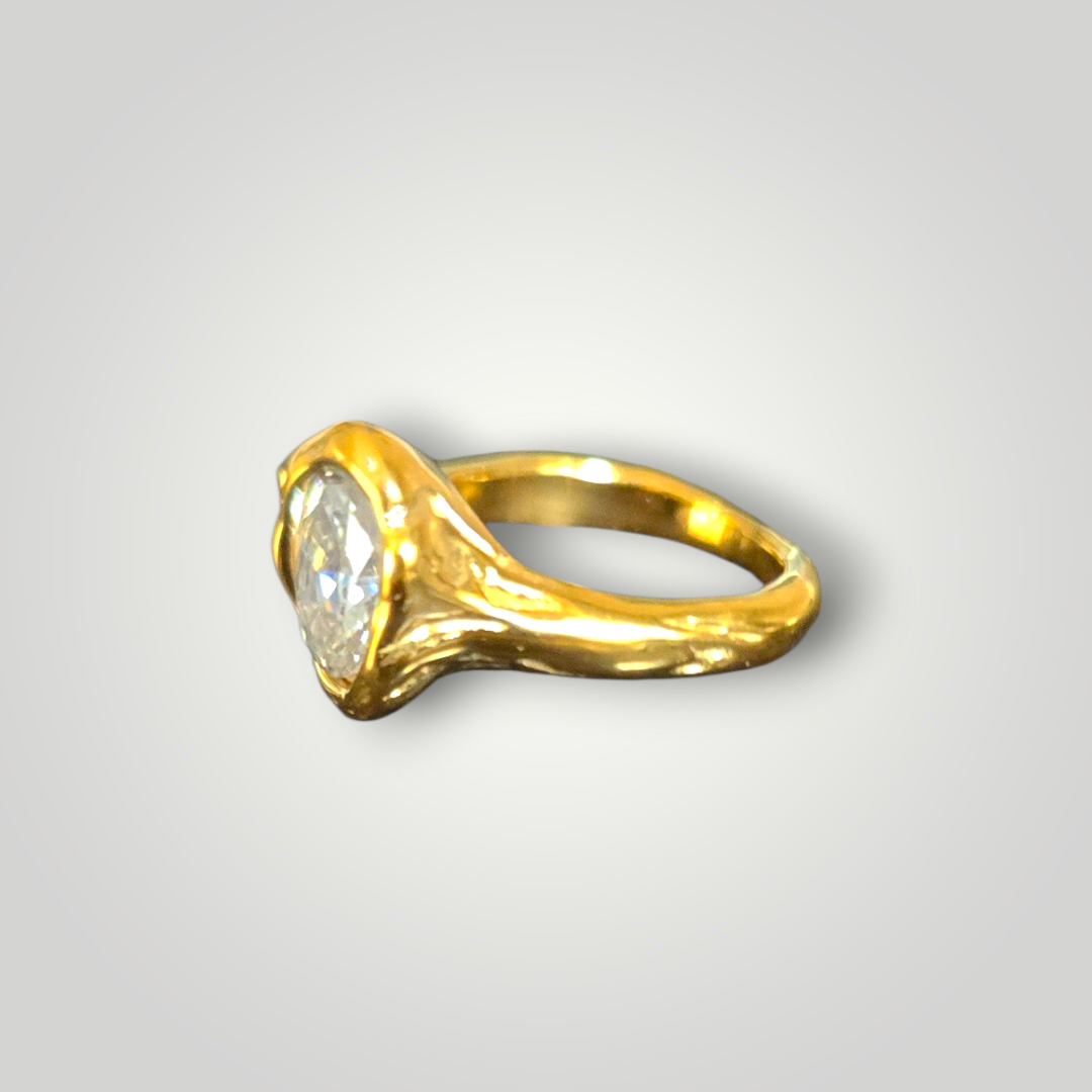 18K Gold Plated Hammered Oval Crystal Ring