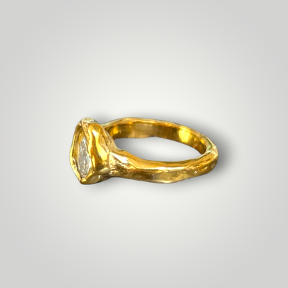 18K Gold Plated Hammered Oval Crystal Ring