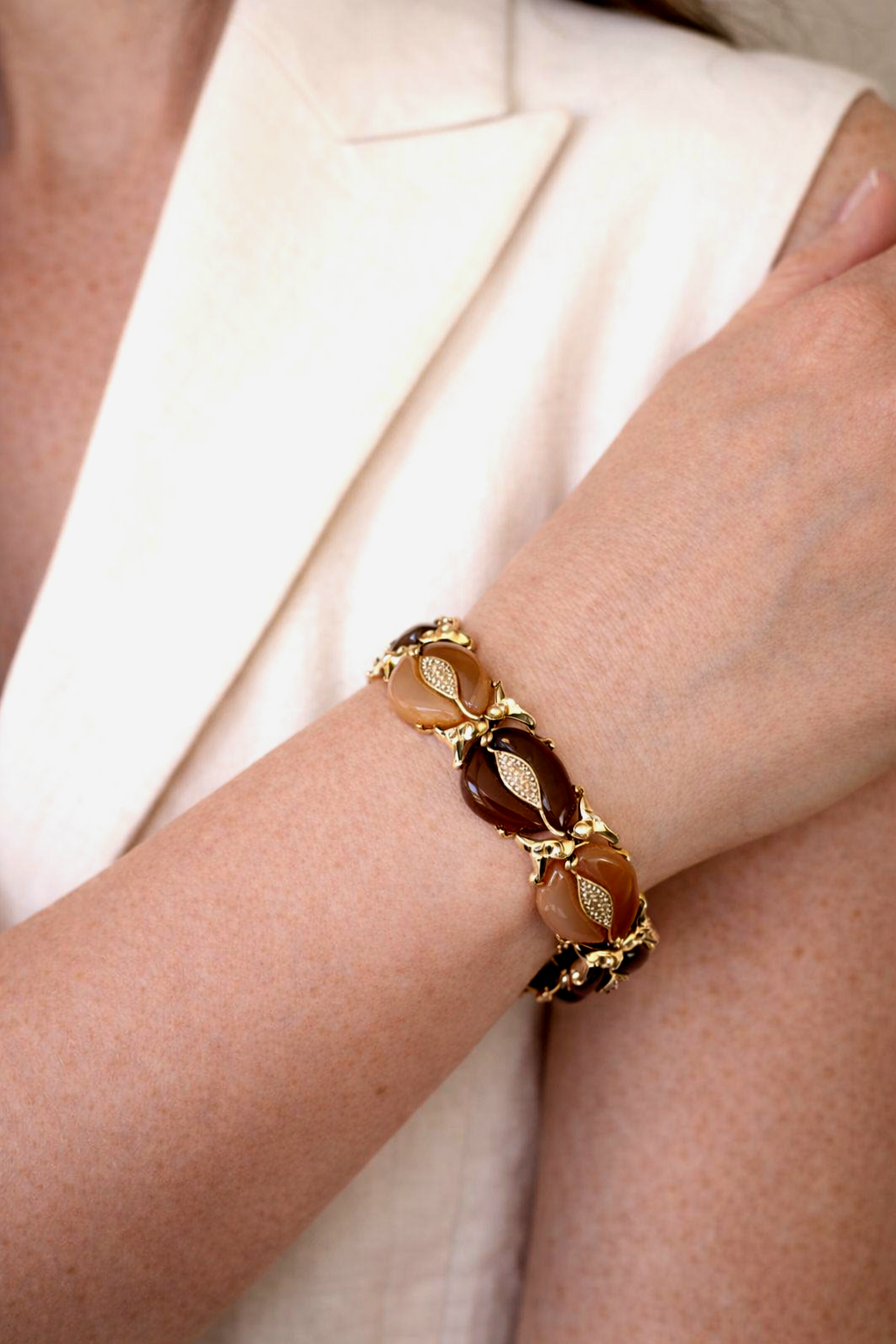 Vintage Lisner Caramel & Gold Cabochon Bracelet