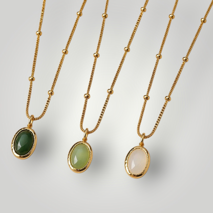 Oval Stone Pendant Necklace – Green & White