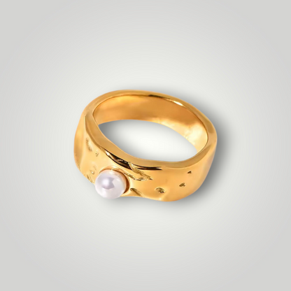 Pearl Orbit Ring – 18ct Gold Plated Stainless Steel
