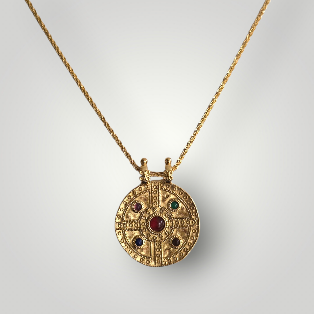 Reversible Gold Medallion Necklace – Stainless Steel Gold Plated Pendant