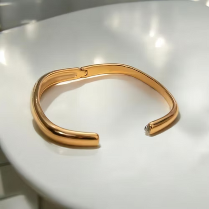 Sculpted arc cuff - 18ct Gold Plated Stainless Steel